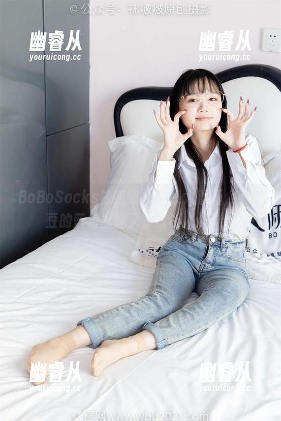 BoBoSocks袜啵啵 - 全集大翻新，小甜豆的蓝色丝袜又一次让人心动！