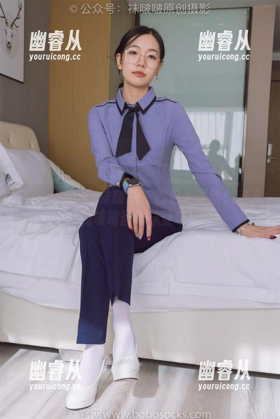 BoBoSocks袜啵啵 - 图包大冒险：稚予的玻璃丝短袜登场！