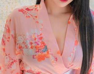 还有原图更新，Bomi(普美)御姐造型，似乎在说一些不为人知的悄悄话，让人忍不住想靠近