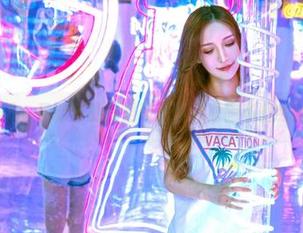 Feilin嗲囡囡 – 圣诞节的就是阿朱啊，原图和壁纸随意拿回家！