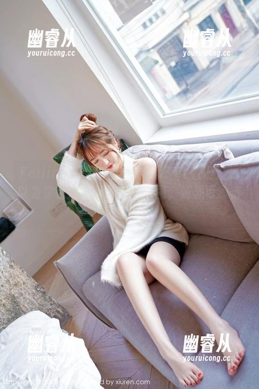 Feilin嗲囡囡 - 施忆佳KITTY校服：别以为你看到的都是普通原图，资源可靠谱了！