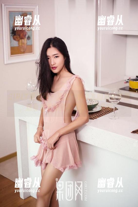 GIRLT果团网 - 更新！小九九的泳池美图，这身材看得我不禁多看了几眼。