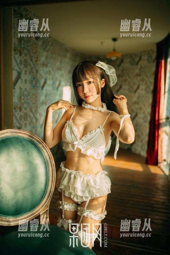 GIRLT果团网 - 这笔触和氛围，陈雅漫的灰丝作品真有些让人中了大奖的感觉
