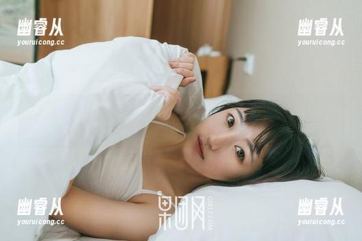 GIRLT果团网 - 陈雅漫教你如何在美图中驾驭比基尼，别问我前往的方向…