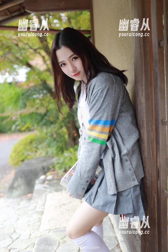MFStar模范学院 - 娇娇的Laura苏雨彤，少女气息满满的全套图，确实挺能打的。