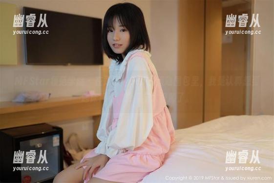 MFStar模范学院 - 在郑颖姗Bev的运动图包里，我是认真想要起床运动，奈何床太好躺了。