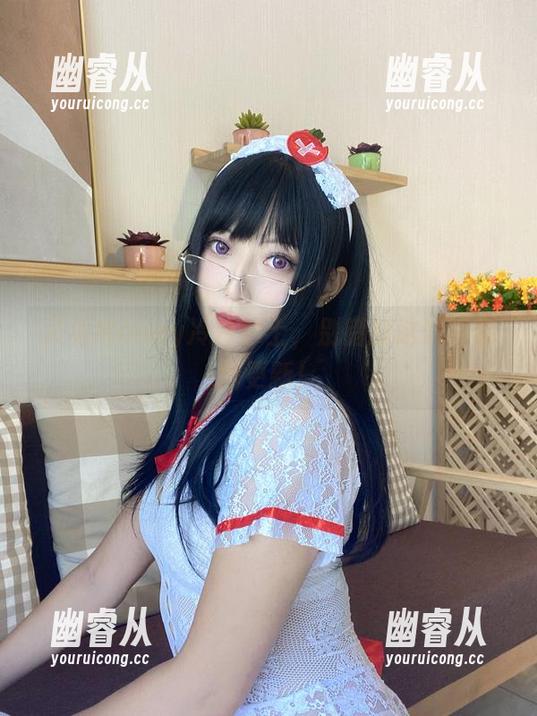 又见Money冷冷护士，别错过这次的套图更新！