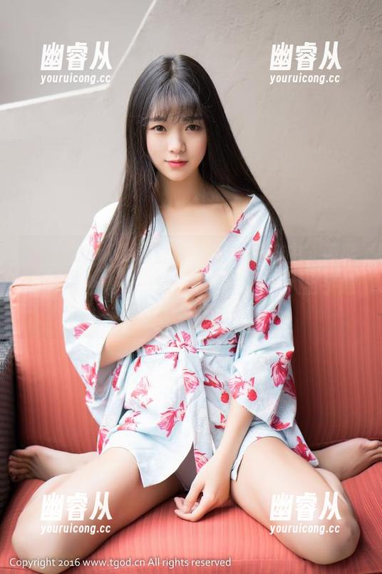 QingDouKe青豆客 - 欢乐翻滚中，谭晓彤的粉色集聚一堂，原图总是让人出乎意料！