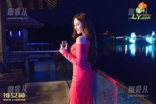 QingDouKe青豆客 - 福利来袭，雪瑞Lisa的礼服写真，身材和服装的PK难分胜负！