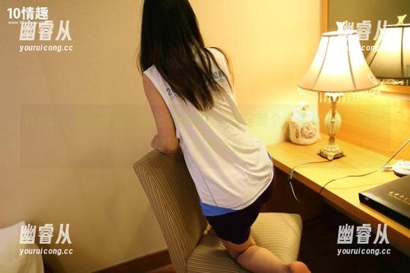 ROSI，黑边蕾丝，听起来好像就应该定制个十件八件的，这...没错，你没听错。