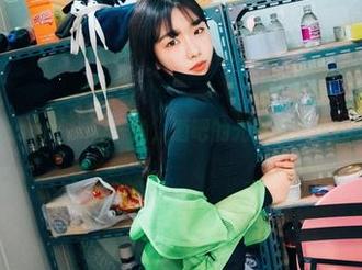 原图：Sonson(손손)一角，酒吧的光影似乎也在说悄悄话！