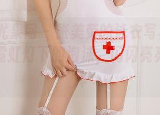 UGirls尤果网 – 张美荧的泳衣写真合集——如同霓虹灯下的泡沫，闪闪亮亮但又易碎