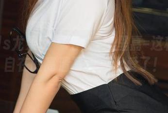 UGirls尤果网 – 毛衣+绮里嘉=这种轻松自在的高清写真，我爱了！