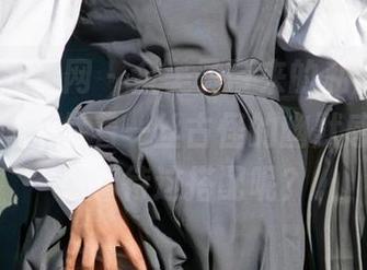 UGirls尤果网 – 金美子带来的私房图集，裤里丝，潜伏着一丝古怪的幽默感，你怎么看待这搭配呢？