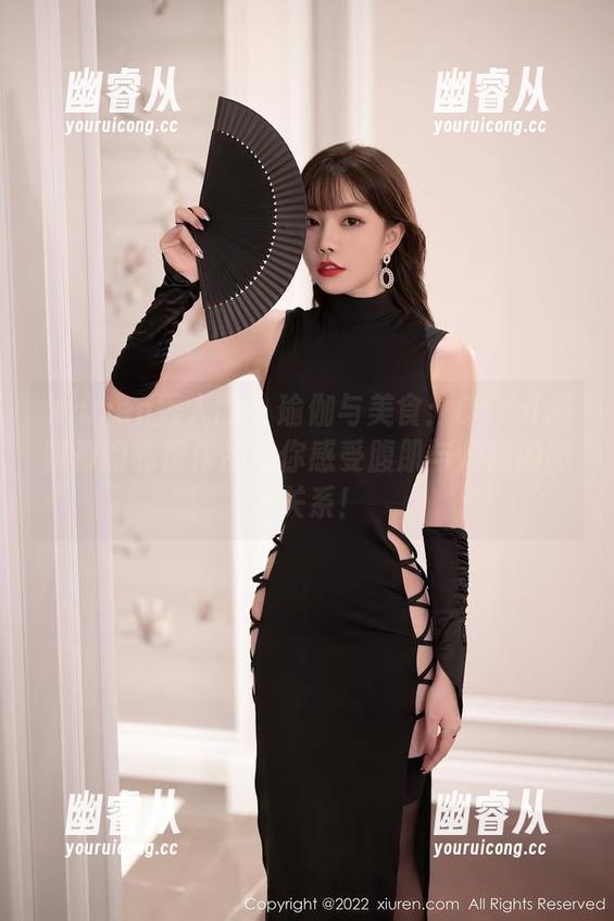 Xiuren秀人网 - 瑜伽与美食：Carol周妍希的私房作品让你感受腹肌与炸鸡的微妙关系！
