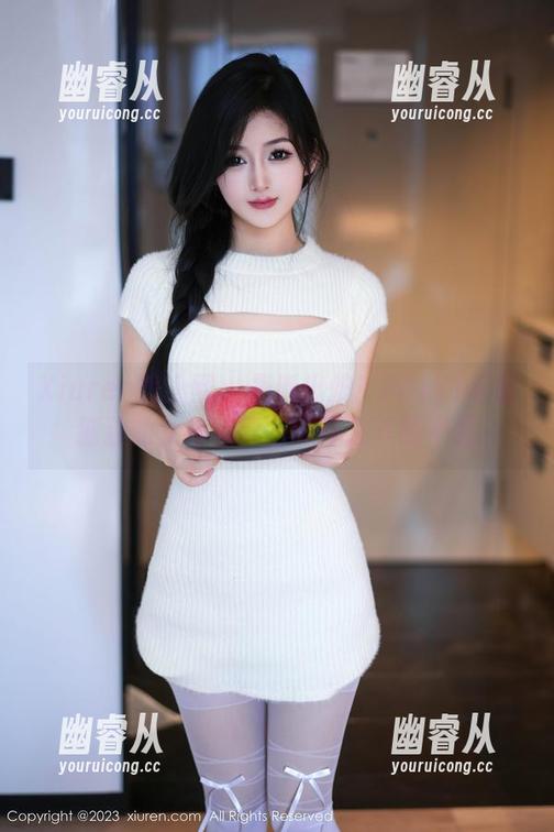 Xiuren秀人网 - 最新出炉！FoxYini孟狐狸的女神写真，光环之下的不易