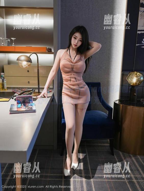 Xiuren秀人网 - HeyuZhang的美图：办公室里的诗意时光！
