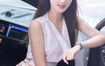Xiuren秀人网 – Suki_baby学姐合集：镜头下瞬间转化，每一张都像是一种召唤，想过去校园走一遭。