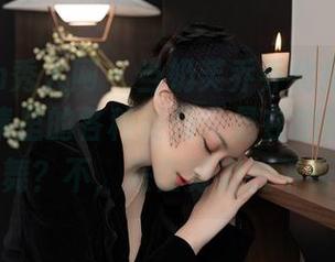 Xiuren秀人网 – 当奶芙乔乔化身婚纱女王：合集里的各种姿势，是在拍照还是在跳舞？不，是在努力找平衡！