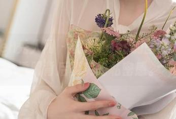 Xiuren秀人网 – 安妮Tess的图集来了，透明背后真实的私密感。