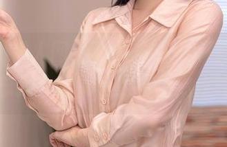 Xiuren秀人网 – 林文文yooki最新写真，美脚忘我分享，真的会让你走神到飞起