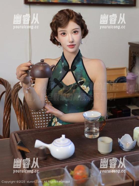 Xiuren秀人网 - 柚柚小奶瓶的新作：高跟鞋，加点假想的高度来下载吧！