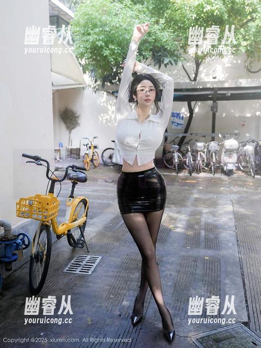 Xiuren秀人网 - 秀色可餐？金纯一校园里的高清原图，让人倍感好奇