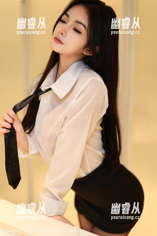 YouMi尤蜜荟 - Egg-尤妮丝来啦，制服秀场的狂想分享！