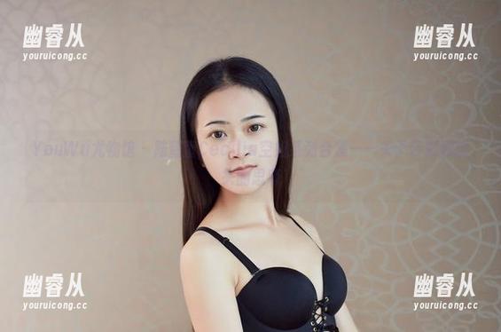 YouWu尤物馆 - 陆萱萱Cecilia空姐系列合集——关于云彩和枕头的思考