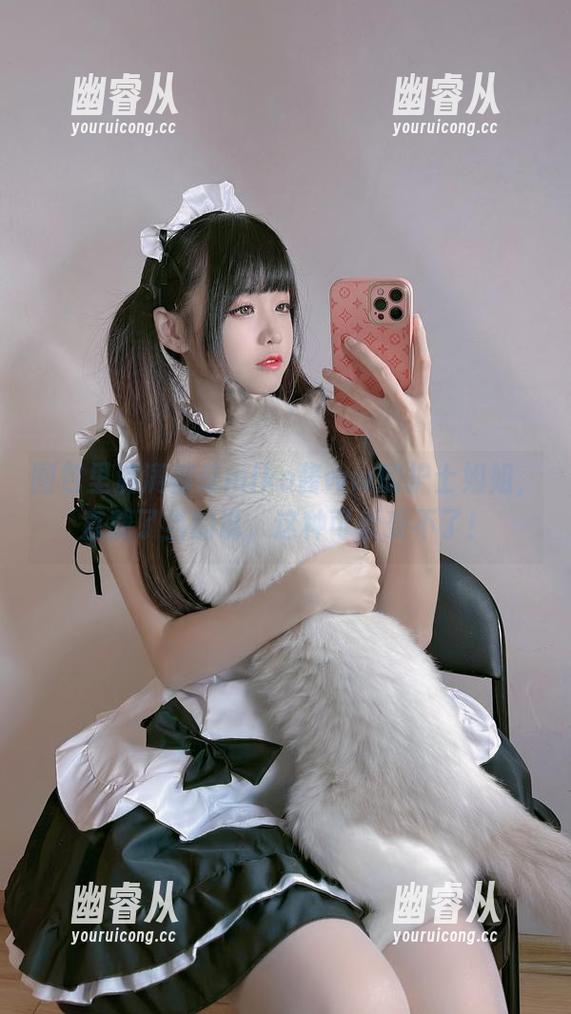 图包里满满都是miko酱ww的护士姐姐，直截了当的说，这种可爱受不了！