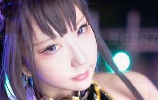 一起赏サク(saku)短裙写真，图包里藏了多少微妙的暗示？