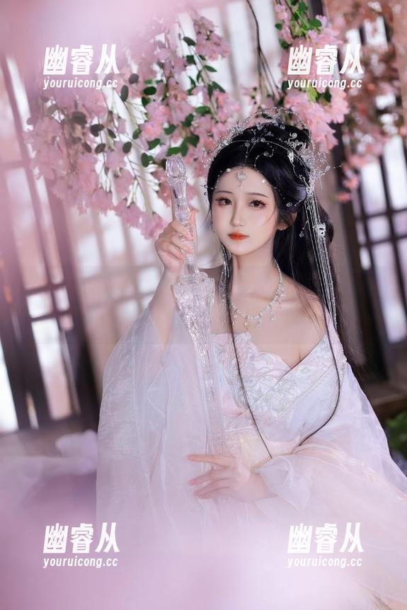 不只是一册的高清图——三度69的亚丝娜，情不自禁就想静静欣赏！