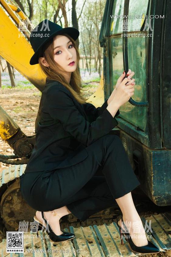 丽柜 - 甜甜比基尼写真集，资源充足，别说我没提醒你！