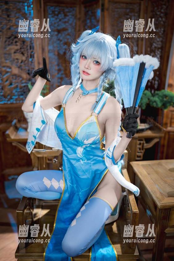 红裙在身的九柒喵，摄影师直呼：“这是我见过的最有趣的写真精选！”
