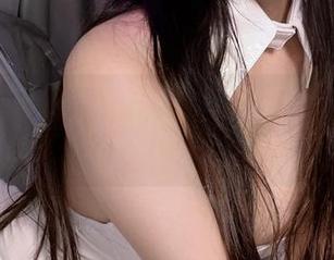 别眨眼！九言又更新啦，这次是2b嫁衣的写真集！