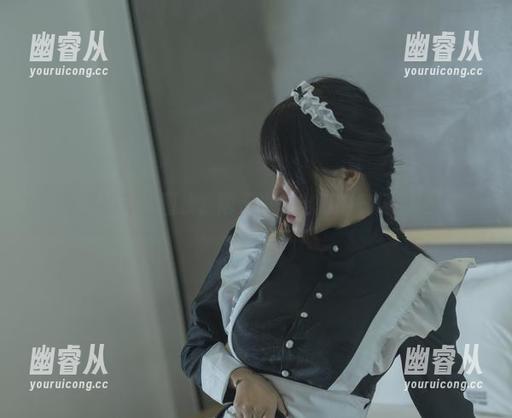 今汐的皮衣图集，雨天也想出门的气场满分！
