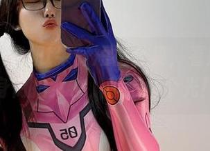 微密圈 – 俏妞t牛仔短裤合集，看她如何化身街拍女神，稍稍打个光！