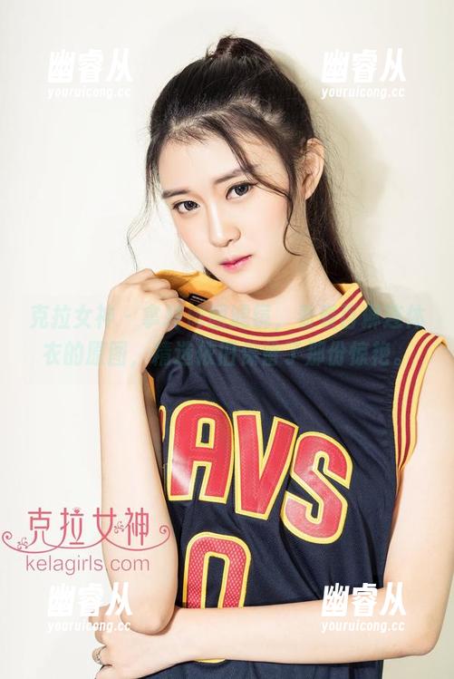克拉女神 - 拿掉修图滤镜，看看百琳连体衣的原图，精选依旧保留了那份惊艳。