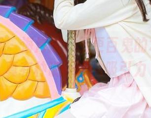 兔玩映画 – 海岸边，五更百鬼的水手服写真有种说不出的吸引力