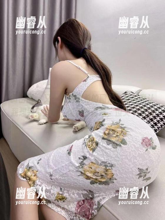 微密圈 - 又一张周妍希的图片，旗袍竟让我想到了大饼，饱满而诱惑，但又不表态。