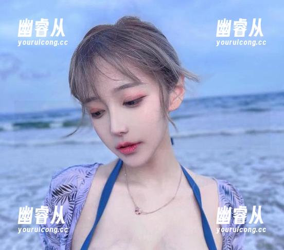 无圣光也照样美！啾小妍Deer的礼服，让我想到了梦里那件飘逸的云彩。