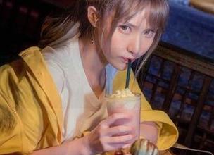 看了在下萝莉控ii的《肉丝》更新，我一口水差点喷出来，哈哈