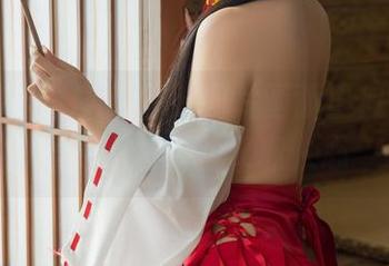 失眠小宁的JK选集，图片画面里似乎有一层膜，模糊却又抓人心
