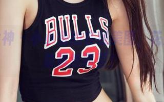头条女神 – 小小鱼的在线美图，花嫁的气息飘然而至！