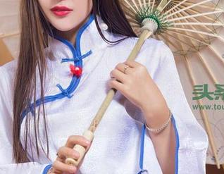 头条女神 – 樊安妮的连衣裙专享视频，别说我没警告你，下载后小心被制服诱惑哦！