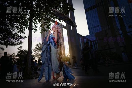 私人定制：牛仔裤加白衬衫，那就是‘奶狮不咬人’的家常便饭！