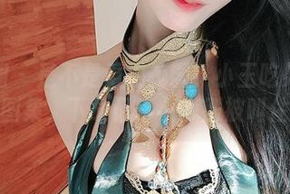 微密圈 – 是不是重温校园？小玉吃果冻校服图集，下载记得小心别被叫住。