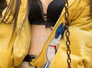 尤果网 – 安柔的短裙高清，下载一幅，思绪随即漫游