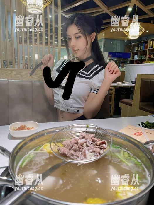 微密圈 - 免费尝鲜，就是阿朱啊的自拍女郎作品，我只能说…意外逗趣！