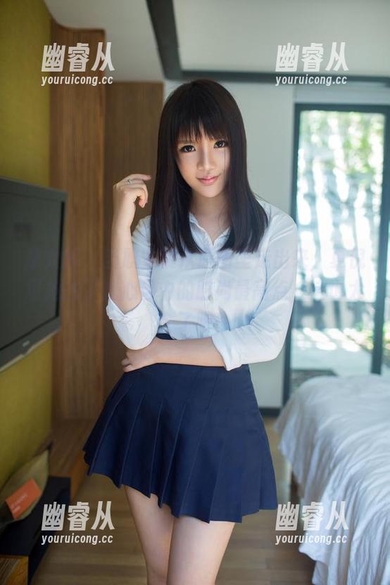 推女郎 - 当职业装从原图里走出来，夏倪可抢占了我心目中的时尚最高点，这也太会了吧！